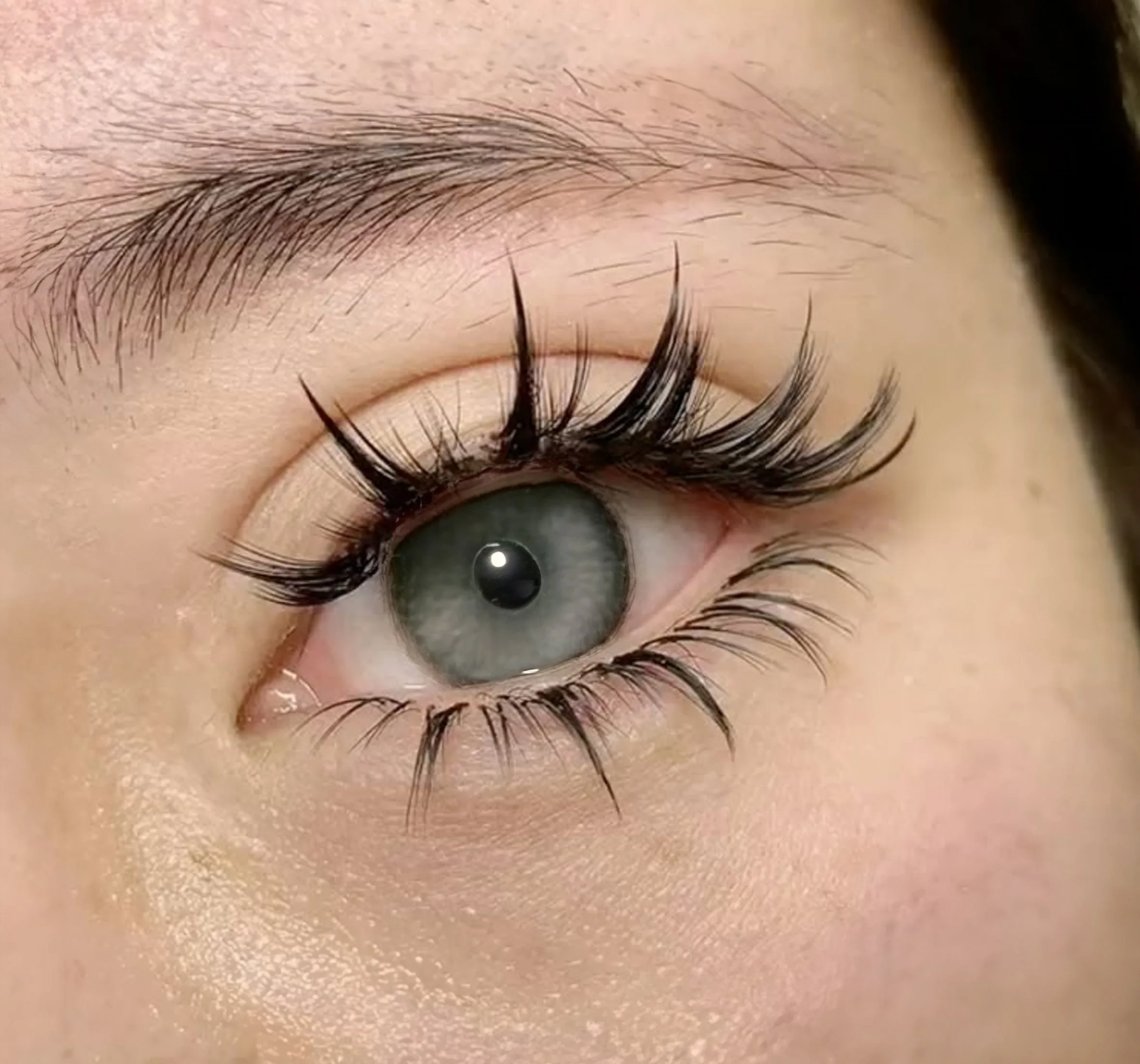 Foto de referencia de la forma de ojo: ojos separados